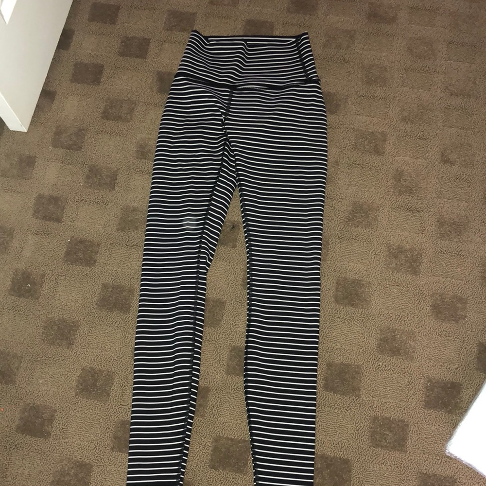 WUNDER UNDER LULULEMON LEGGINGS SIZE 4